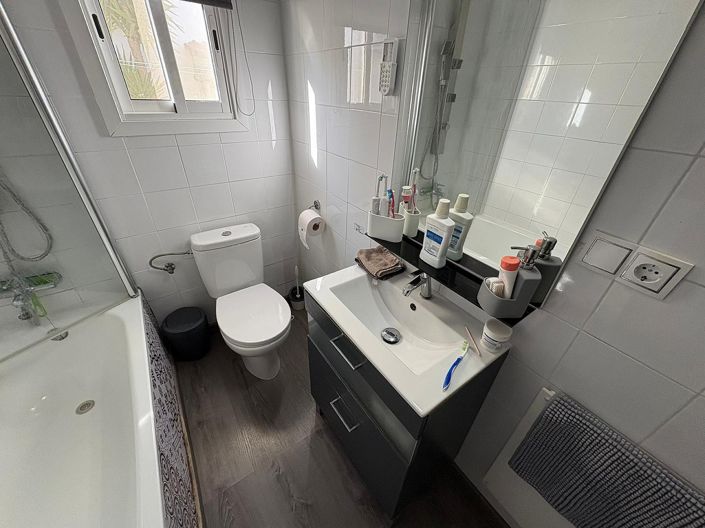 Image No.20-3 Bed Townhouse for sale