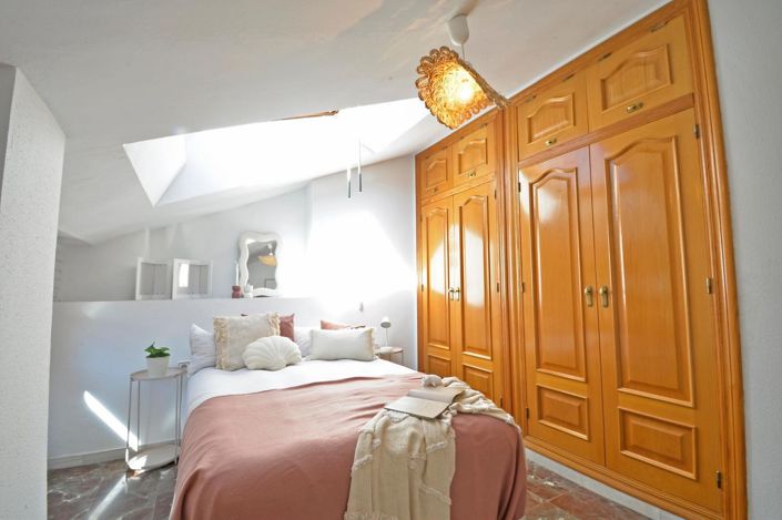 Image No.15-4 Bed Townhouse for sale