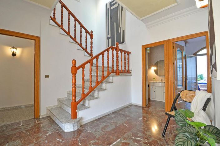 Image No.2-4 Bed Townhouse for sale