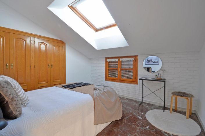 Image No.22-4 Bed Townhouse for sale