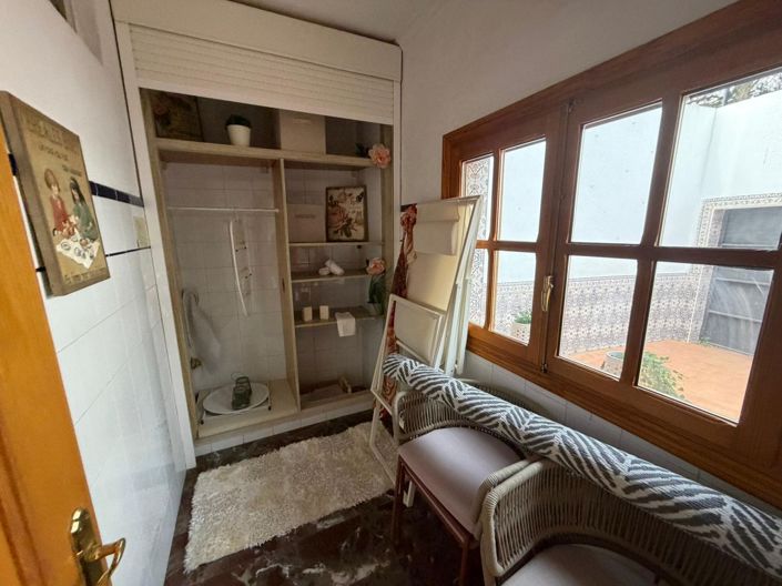 Image No.33-4 Bed Townhouse for sale