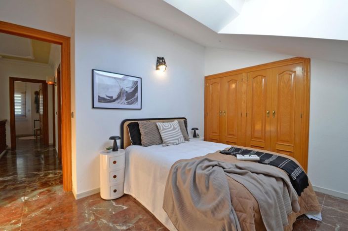 Image No.42-4 Bed Townhouse for sale