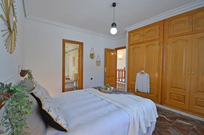 Image No.50-4 Bed Townhouse for sale