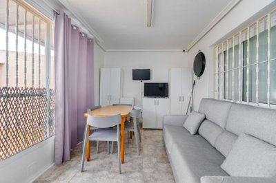 o1jhtki0ad1frb1d71a1g1m9f1jhm2b