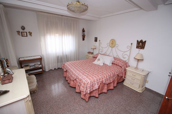 Image No.31-4 Bed Townhouse for sale