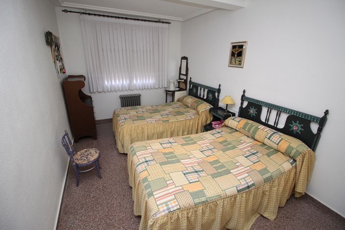 Image No.32-4 Bed Townhouse for sale