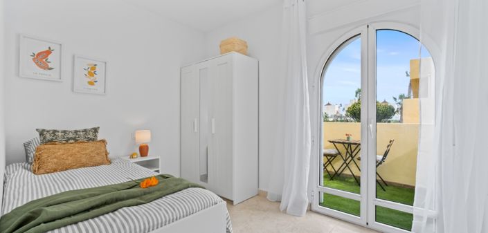 Image No.19-2 Bed Townhouse for sale