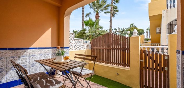 Image No.8-2 Bed Townhouse for sale