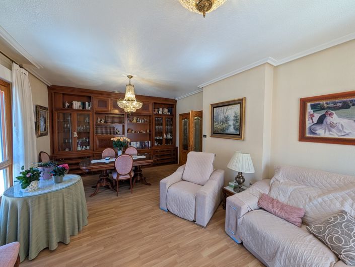 Image No.19-Maison de ville de 5 chambres à vendre à Sax