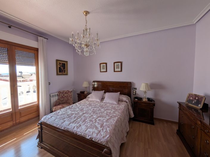 Image No.39-Maison de ville de 5 chambres à vendre à Sax