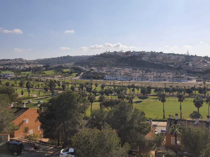 Image No.3-Villa de 4 chambres à vendre à Alicante