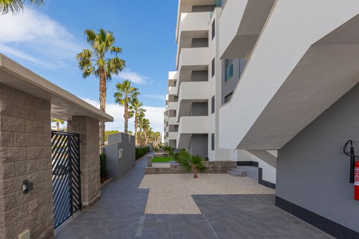 Image No.50-2 Bed Apartment for sale