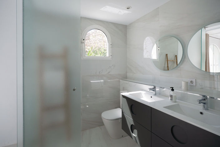 Image No.19-3 Bed Townhouse for sale