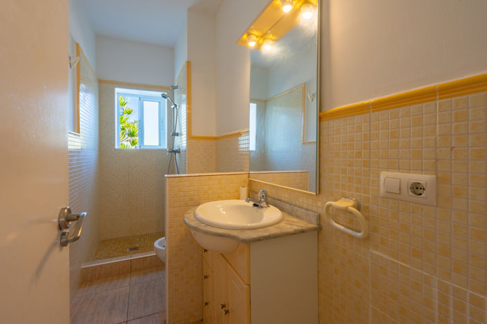 Image No.20-2 Bed Villa for sale