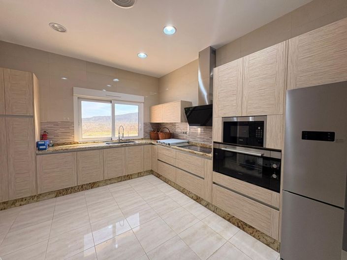 Image No.19-4 Bed Villa for sale