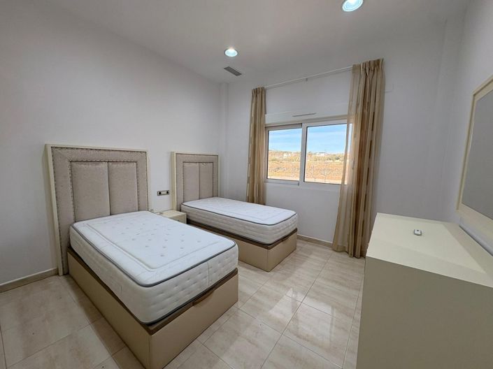 Image No.28-4 Bed Villa for sale