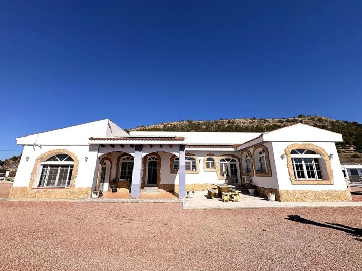 Image No.37-4 Bed Villa for sale