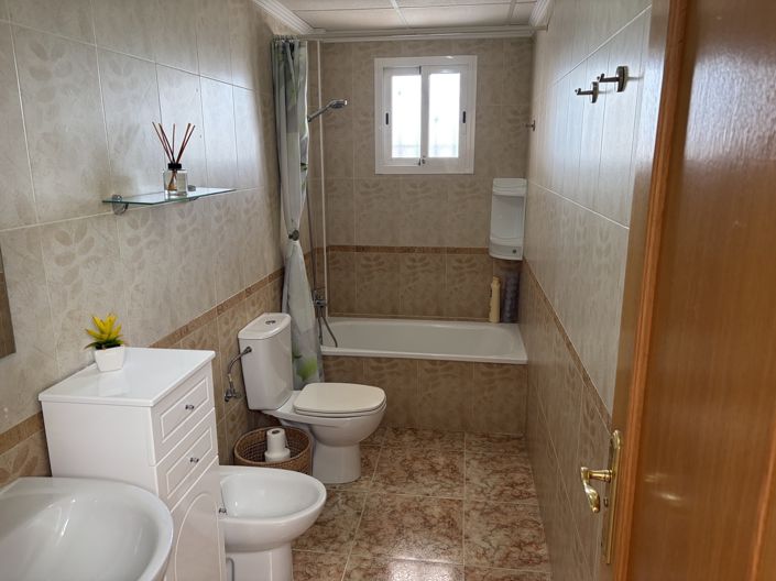 Image No.19-2 Bed Townhouse for sale