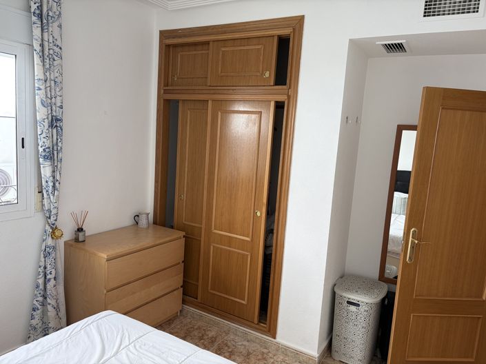 Image No.21-2 Bed Townhouse for sale