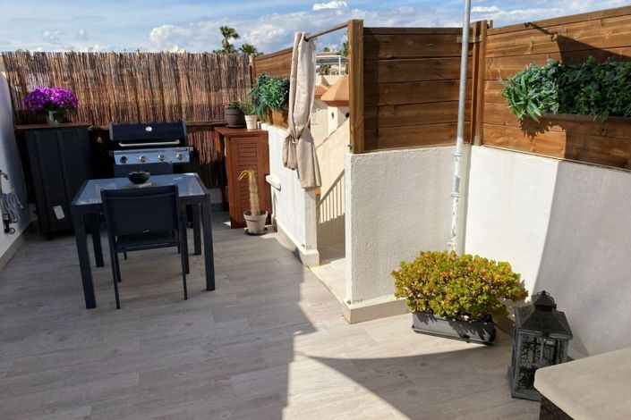 Image No.20-2 Bed Apartment for sale