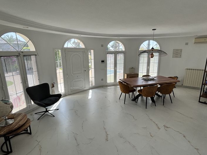 Image No.3-5 Bed Villa for sale