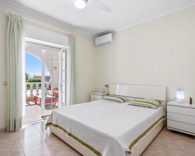 Image No.15-4 Bed Villa for sale