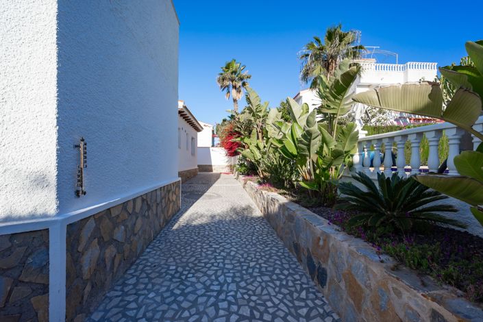 Image No.10-3 Bed Villa for sale