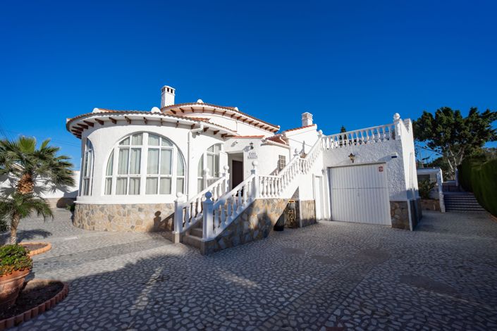 Image No.2-3 Bed Villa for sale