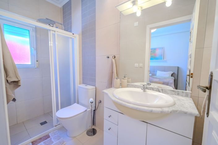 Image No.32-3 Bed Villa for sale