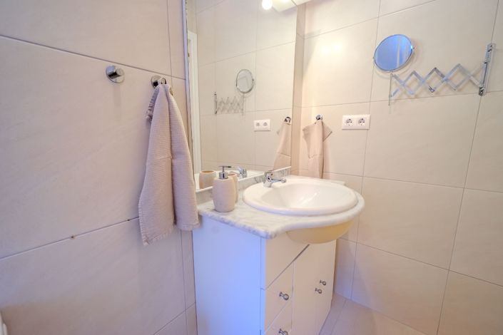 Image No.34-3 Bed Villa for sale