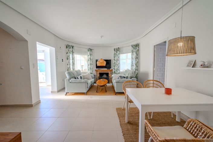 Image No.37-3 Bed Villa for sale