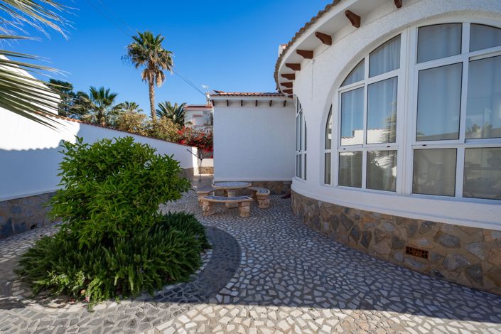 Image No.7-3 Bed Villa for sale