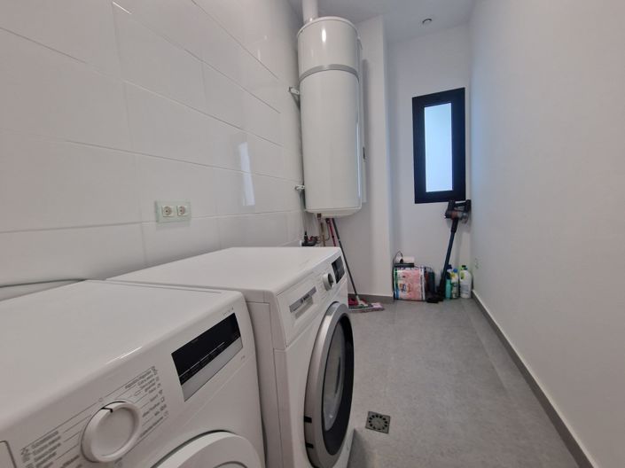 Image No.27-4 Bed Villa for sale