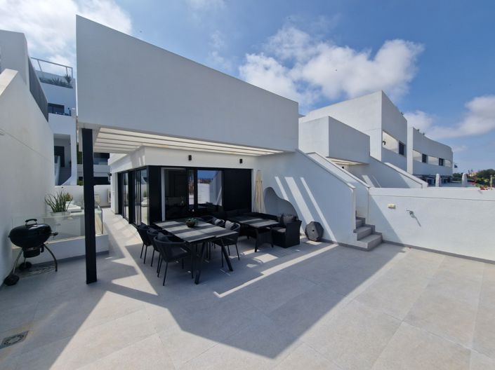 Image No.45-4 Bed Villa for sale