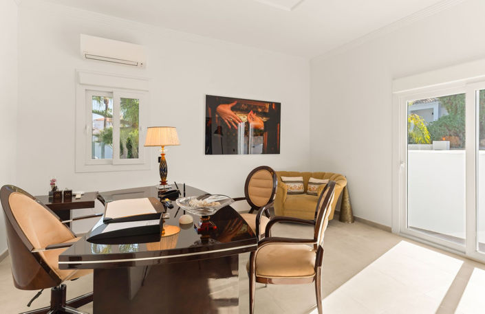 Image No.15-6 Bed Villa for sale