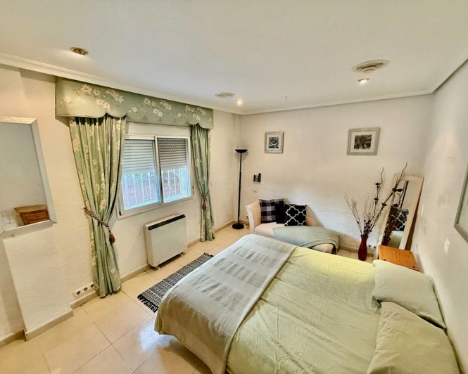 Image No.12-4 Bed Villa for sale