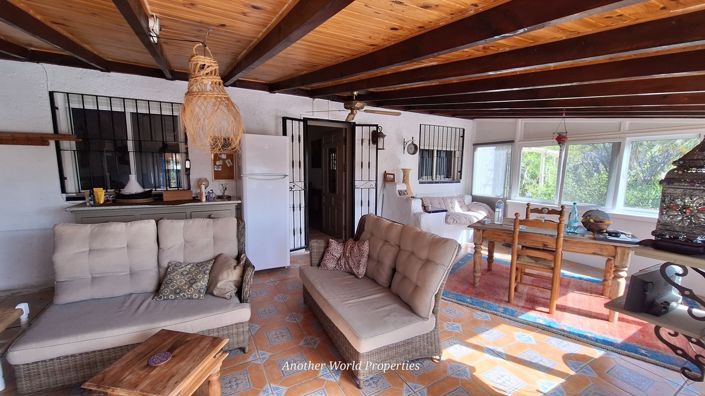 Image No.11-3 Bed Country House for sale