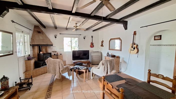 Image No.16-3 Bed Country House for sale