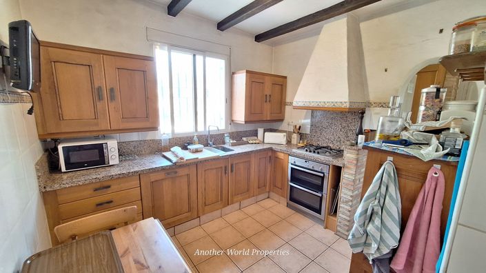 Image No.19-3 Bed Country House for sale