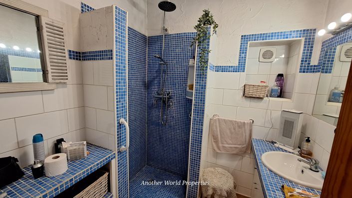 Image No.20-3 Bed Country House for sale