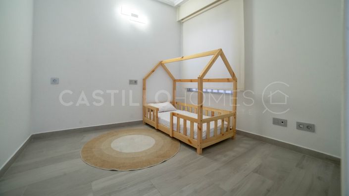 Image No.13-3 Bed Apartment for sale