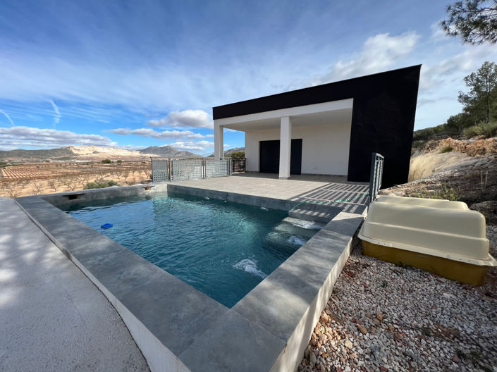 Image No.2-3 Bed Villa for sale