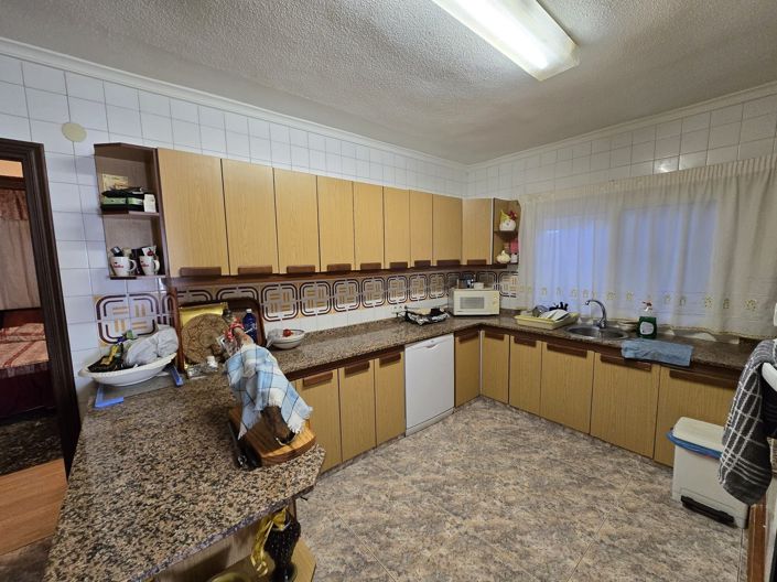 Image No.20-7 Bed Villa for sale