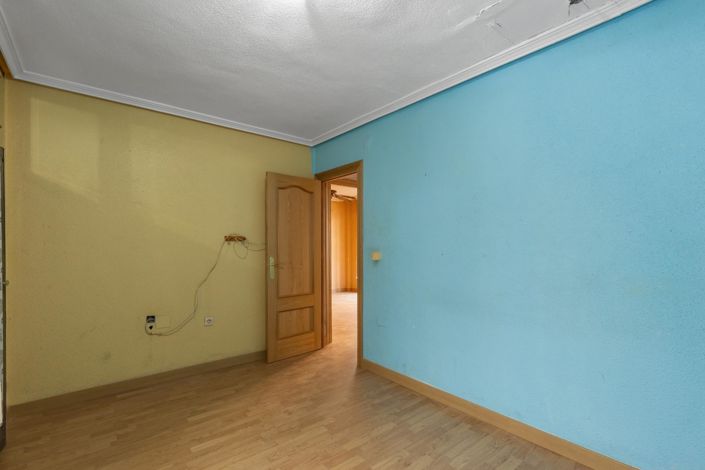 Image No.19-3 Bed Apartment for sale