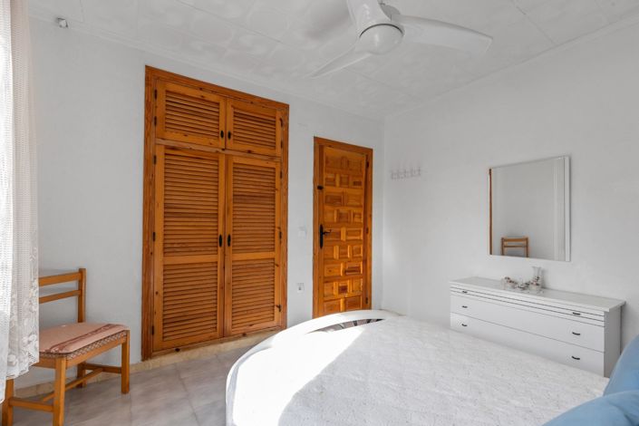 Image No.28-3 Bed Villa for sale