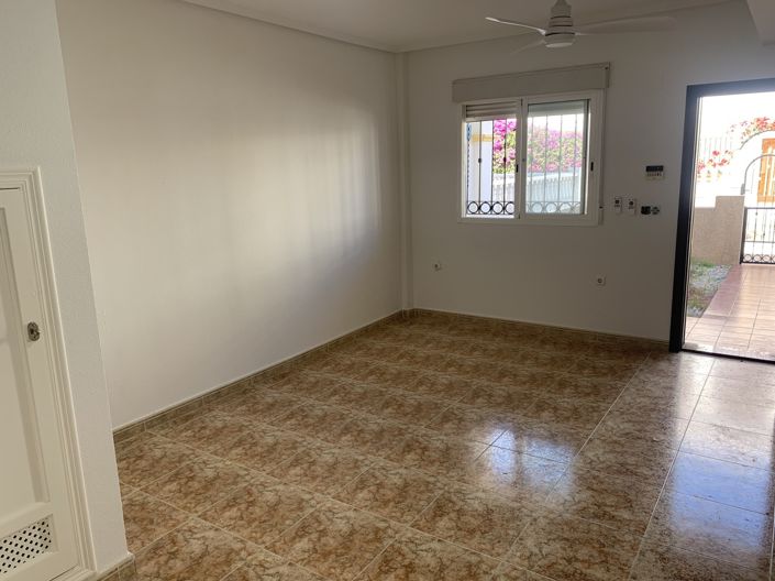 Image No.6-2 Bed Townhouse for sale