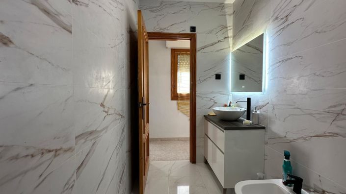 Image No.18-2 Bed Apartment for sale