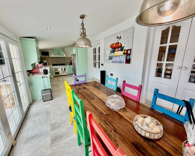 Image No.11-6 Bed Villa for sale