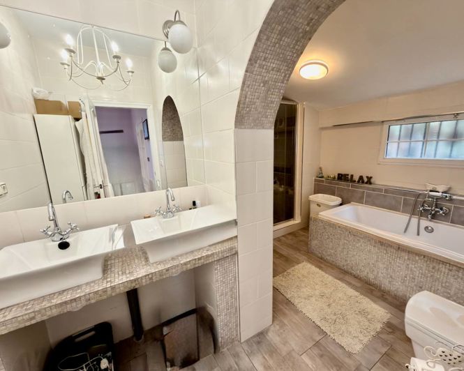 Image No.14-6 Bed Villa for sale