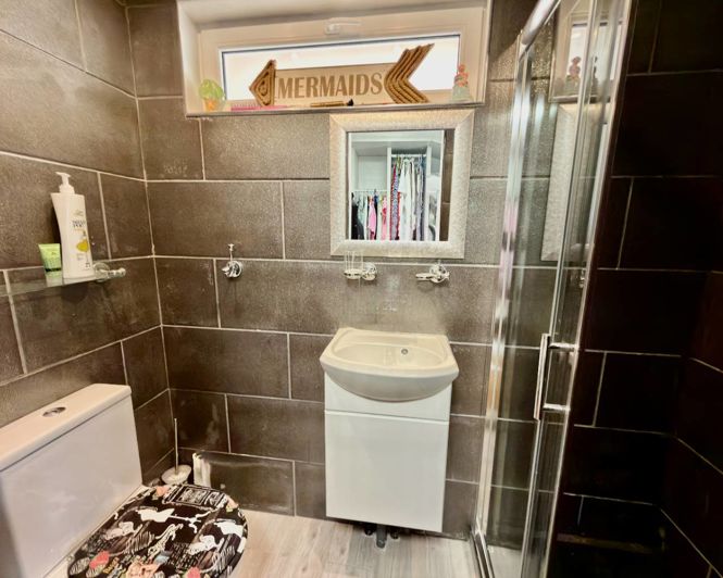 Image No.20-6 Bed Villa for sale